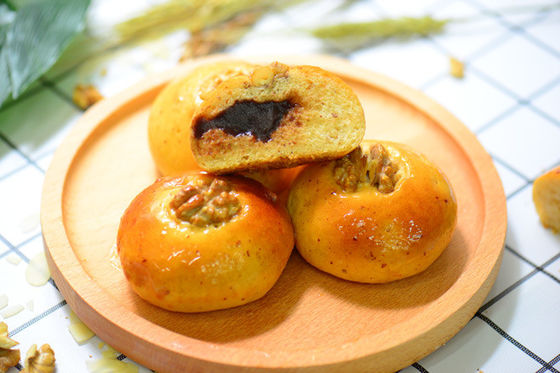 Emulsificante composto de grãos de cera de qualidade alimentar para suavidade duradoura em pastéis e bolos de padaria CP817